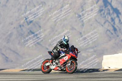 media/Dec-01-2025-Moto Forza (Mon) [[2daa91e15f]]/3-Beginner Group/Session 4 Turn 9/